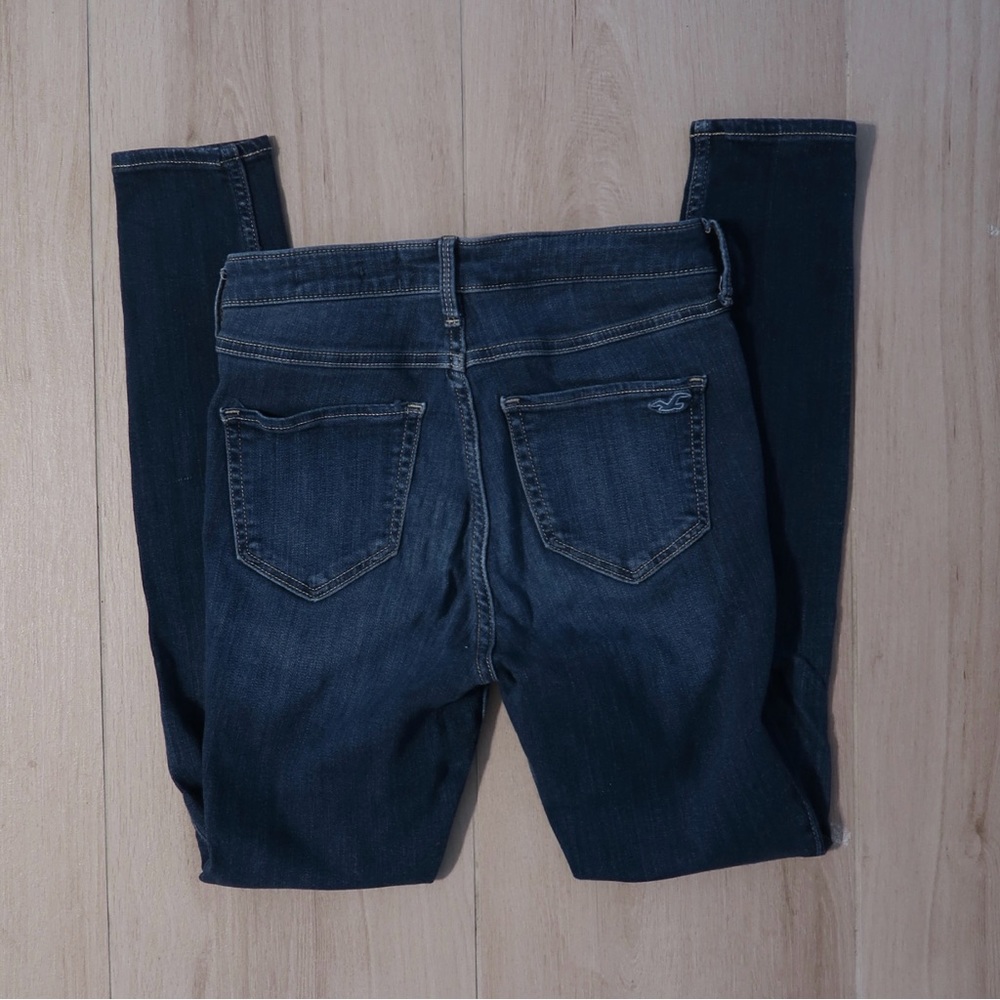 Hollister dark wash distressed skinny jeans